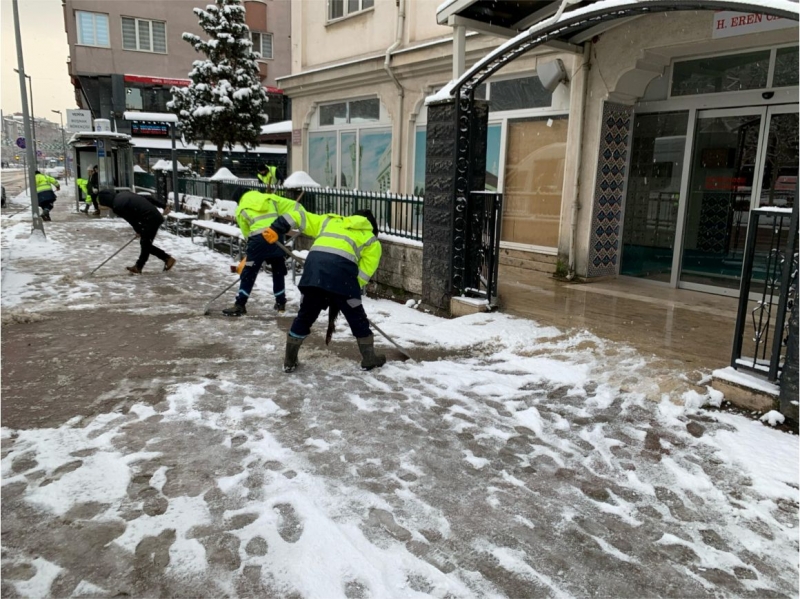 12 ilçede, tüm gücüyle sahada