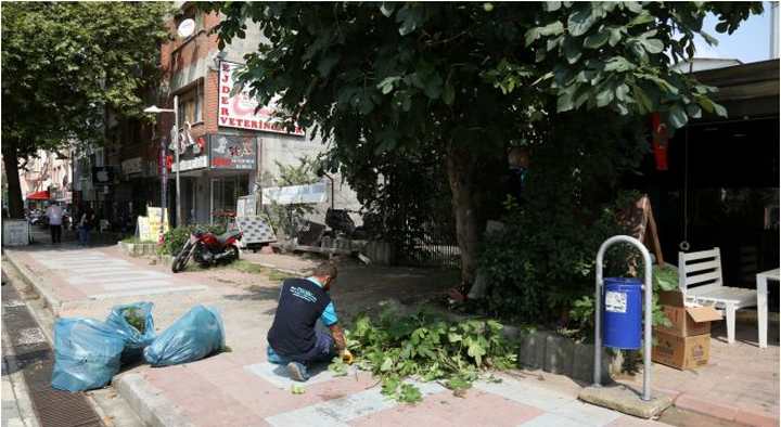 Ani yağışlara karşı menfez ve mazgallar temizlendi