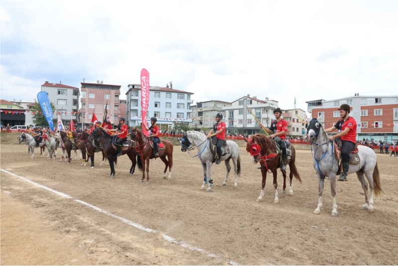 Darıca’da ata sporu cirit gösterisi yapıldı