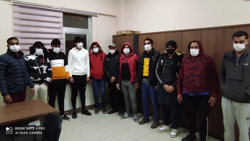 Darıca'da bir evde 13 kaçak göçmen yakalandı