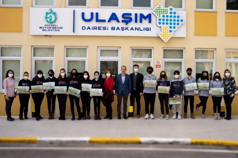 Öğrencilere çevre dostu ulaşım aracı bisiklet anlatılıyor