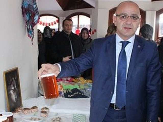 ÜLKÜCÜLER KERMES AÇTI