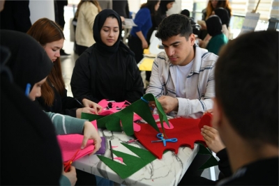 Gençlik Merkezi öğrencilerinden özel bireylere destek