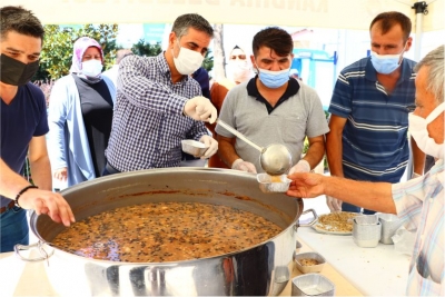 Kandıra Belediyesinden Aşure İkramı