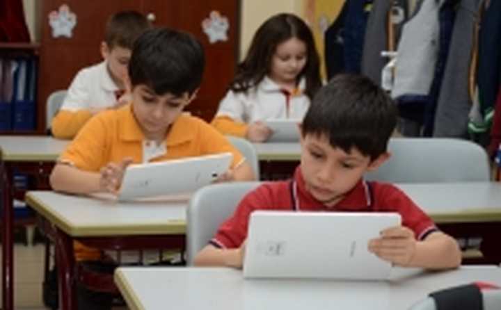 Tablet İstasyonu Teknolojiyi Derslere Taşıyor